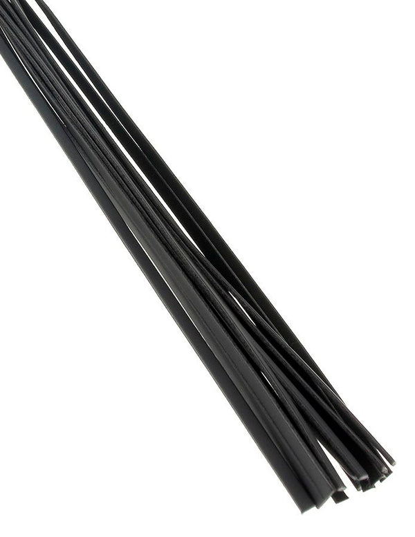 Fetish latigo azotador piel negro