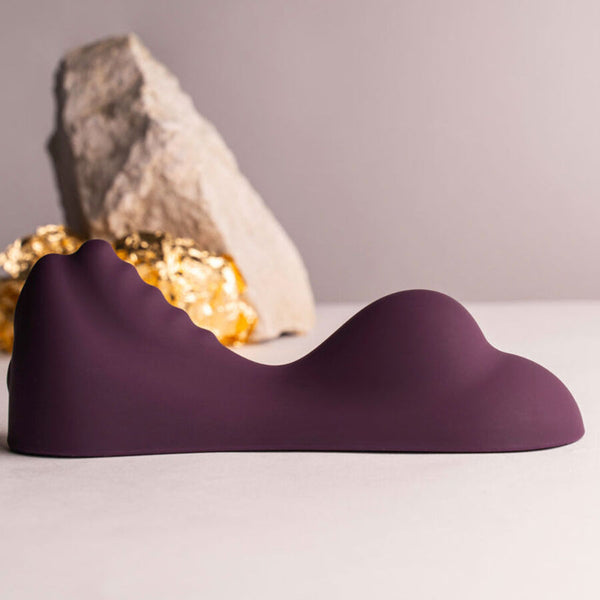 Ruby glow vibrador sit on morado