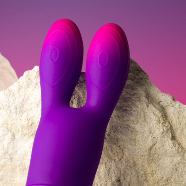 Glo girl bunny vibrador flexible morado